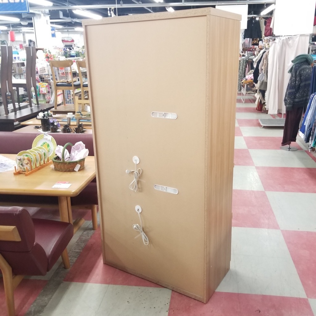 中古 近郊限定販売 3枚扉キッチンボード 食器棚 ナチュラル 木目 幅 