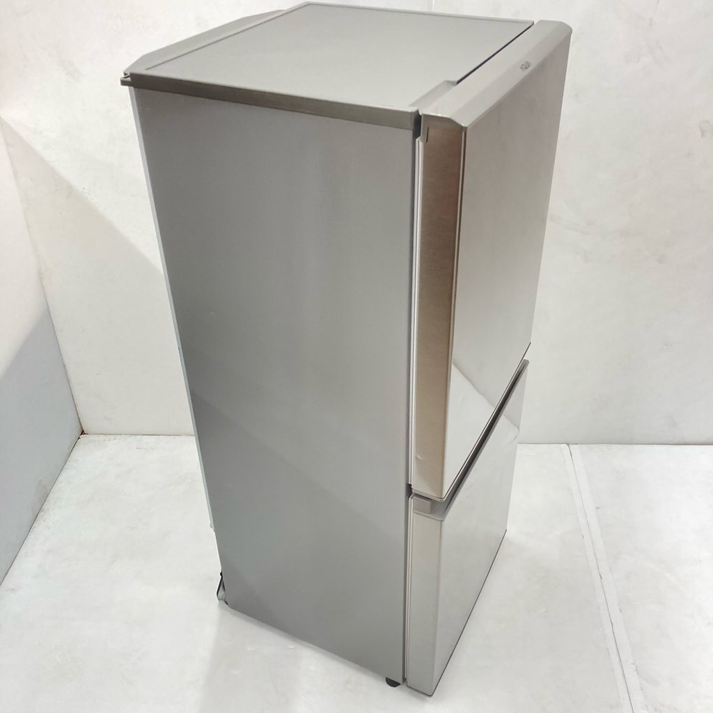 中古 高年式 126L スタイリッシュ 2ドア冷蔵庫 アクア AQR-13K-S 2021
