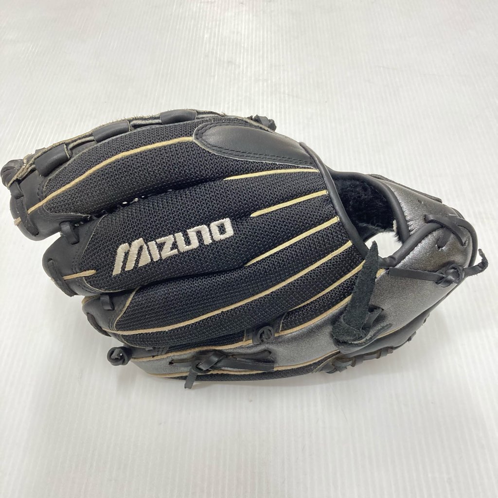 【Mizuno】BLUR™️シリーズ 軟式グローブ 未使用品 中古 ミズノ BLURシリーズ 一般軟式用 内野用グローブ 背面メッシュ