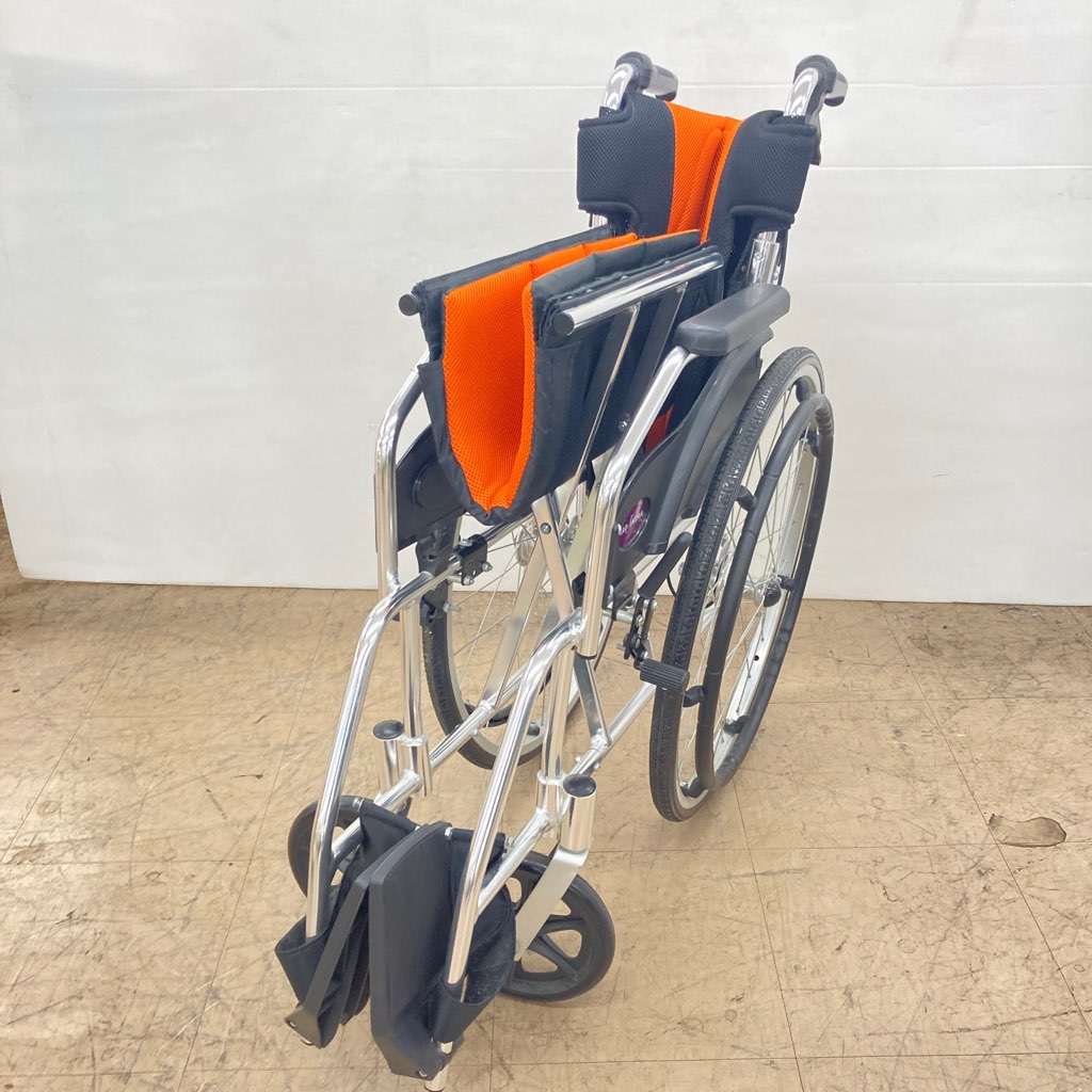 美品　KADOKURA　カドクラ　自走用　車椅子　ブルー カドクラ 自走用車椅子 チャップス ブルー 品番A101-AB