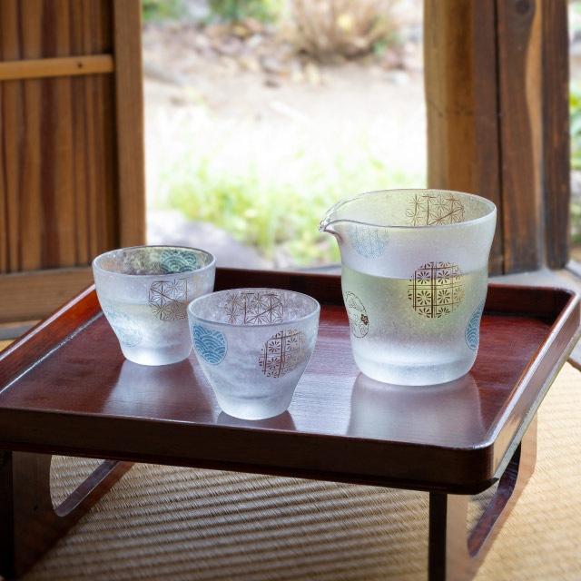 プレミアム酒器セット 丸紋 専用箱付き プレミアムニッポンテイスト The Premium Nippon Taste 盃 片口 アデリア 石塚硝子（S-6361）