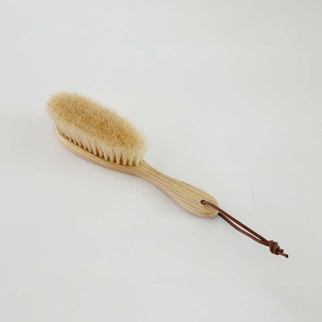 衣服・革のお手入れブラシ （かなや刷子）