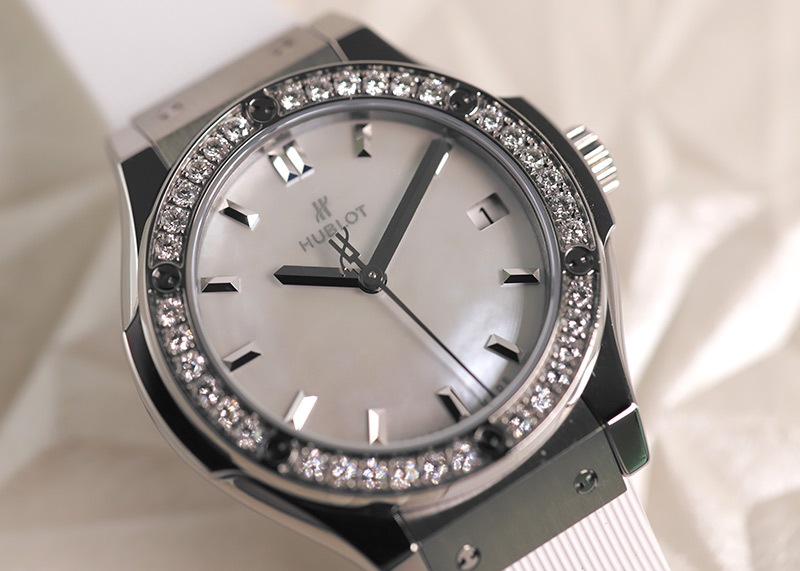 ウブロ HUBLOT クラシック・フュージョン パールホワイト 腕時