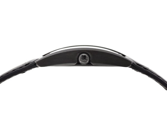 ティファニー - イーストウエスト ブラックセンス エクスクルーシブ