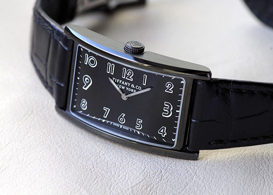 ティファニー - イーストウエスト ブラックセンス エクスクルーシブ