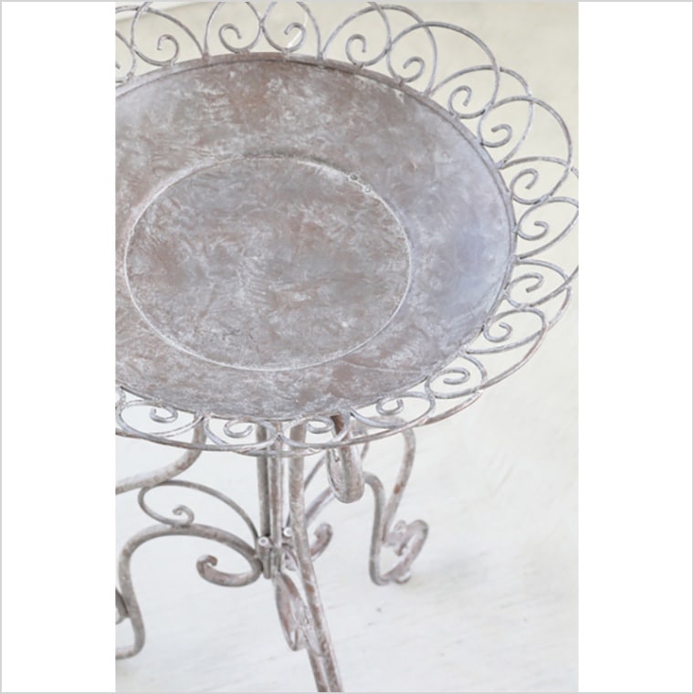 ホワイラス・フリルフラワースタンド