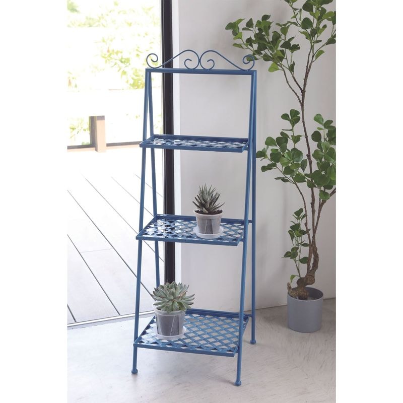 アジュール・スリーティアシェルフ