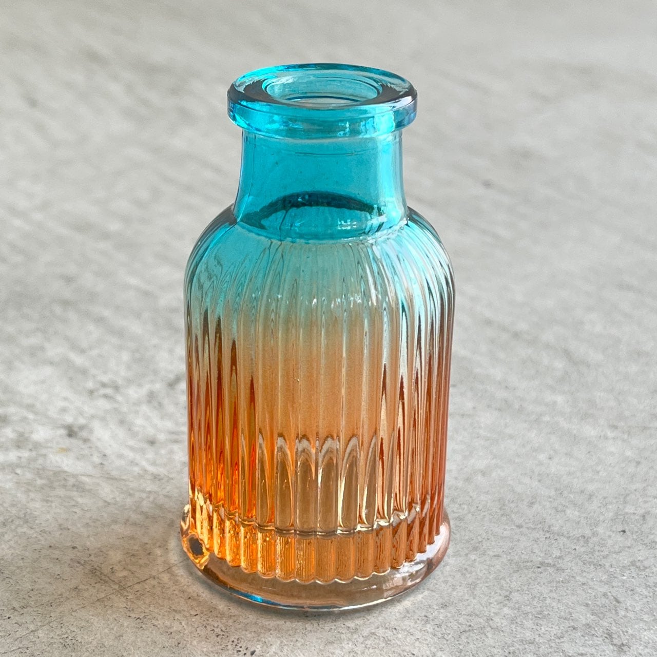 【USED】Baccarat 花瓶　ベース　六角形　ヘキサゴン　ブートンドール 極美品】 バカラ フラワーベース 花瓶 Amazon.co.jp: バカラ