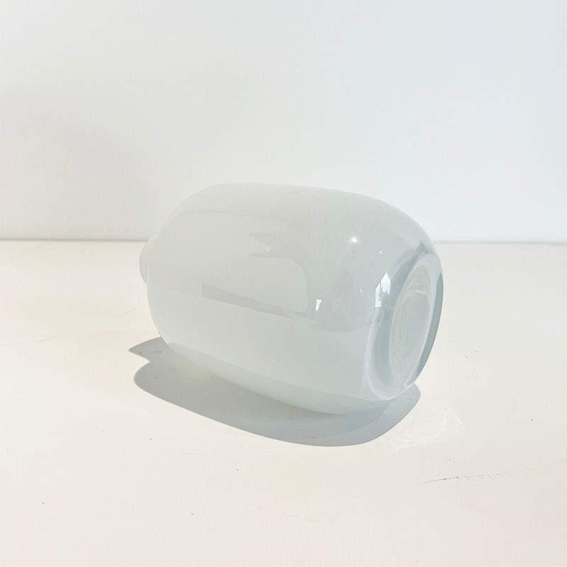 ★☆Looking Glass Go ホワイト　美品☆★ ミルキーホワイト・ボトルベース | ガラス | COVENT GARDEN Bazaar