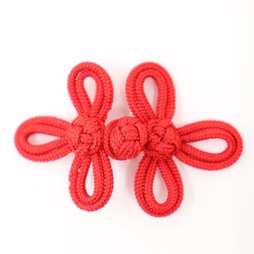 チャイナボタン ミツバ 赤 32×55mm 1組入 | 手芸センタードリーム公式