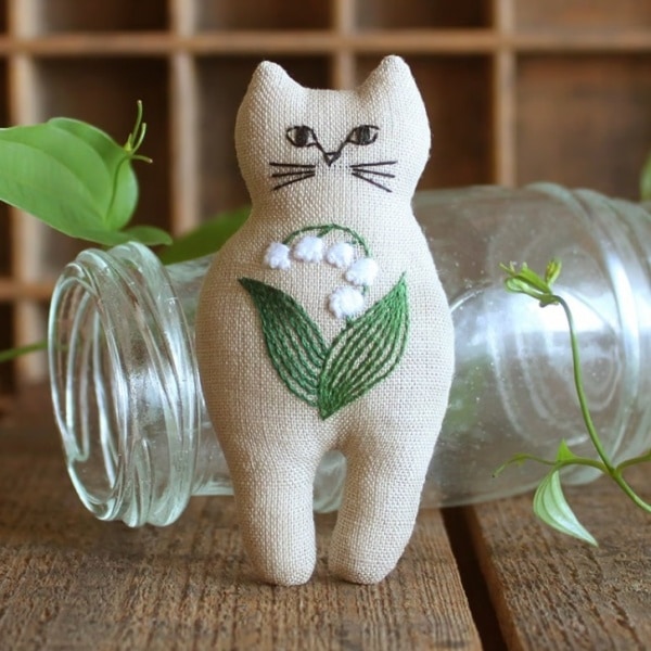 nekogao 刺しゅうブローチ キット すずらん PHC-130-3 | 手芸センター