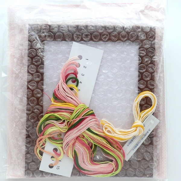 コスモ 季節を彩るフラワーアレンジメント クロスステッチ