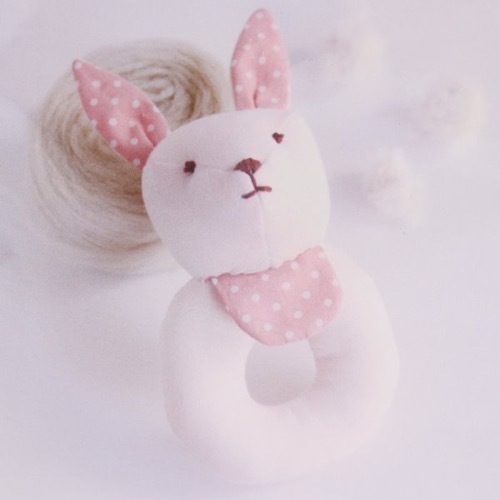 カヤ　☪︎⋆☽様うさぎちゃんのガラケーヘアゴム 2点セット現品のみ pepi キット ウサギのガラガラ | 手芸センタードリーム公式通販サイト