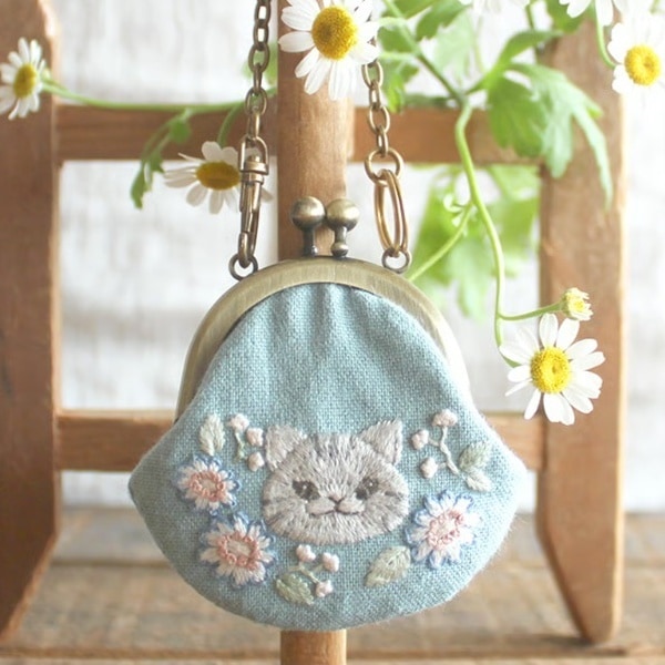 chicchiさんの動物刺繍キット まんまる猫さんとオステオスペルマムの
