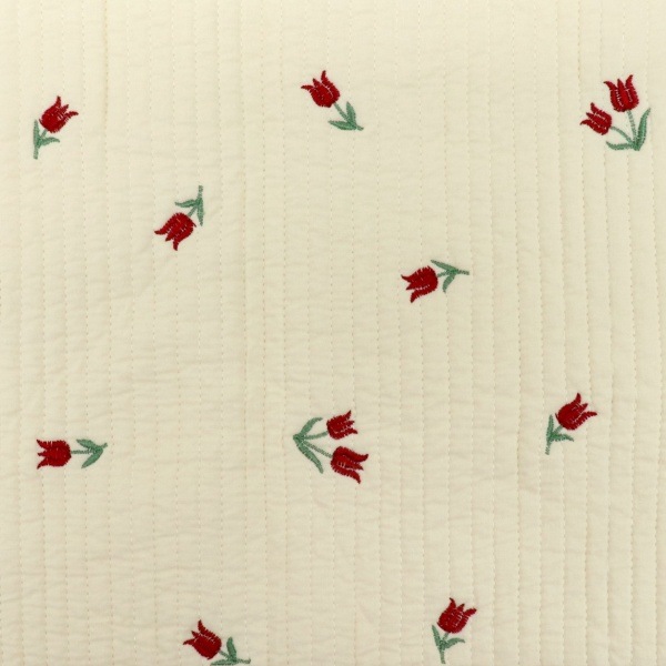 生地 イブル刺繍キルト チューリップ柄 【65cm×90cmカットクロス