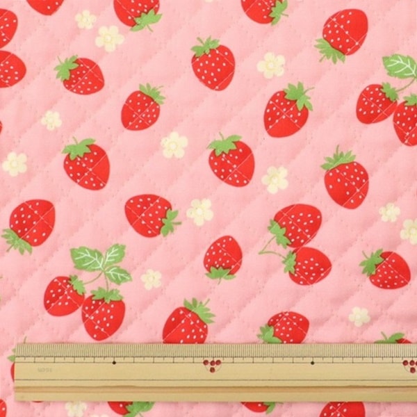 生地 オックスプリント 【キルト】 2024 入園入学 いちご柄 DR2309Q-1