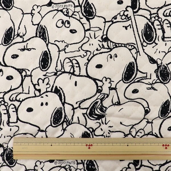生地 スヌーピー オックス 【キルト】 モノトーン柄 生成り 【50cm