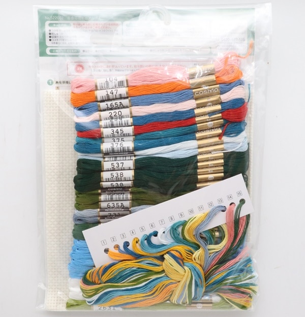 クロスステッチ  春の洋館の風景 75cm×50cm ハンドメイド作品 クロスステッチ 春の洋館の風景 75cm×50cm ハンドメイド作品 クロス