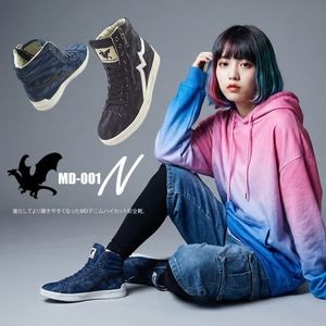 長いシーズン活躍できるスエットプルパーカー。パーカー スウェット