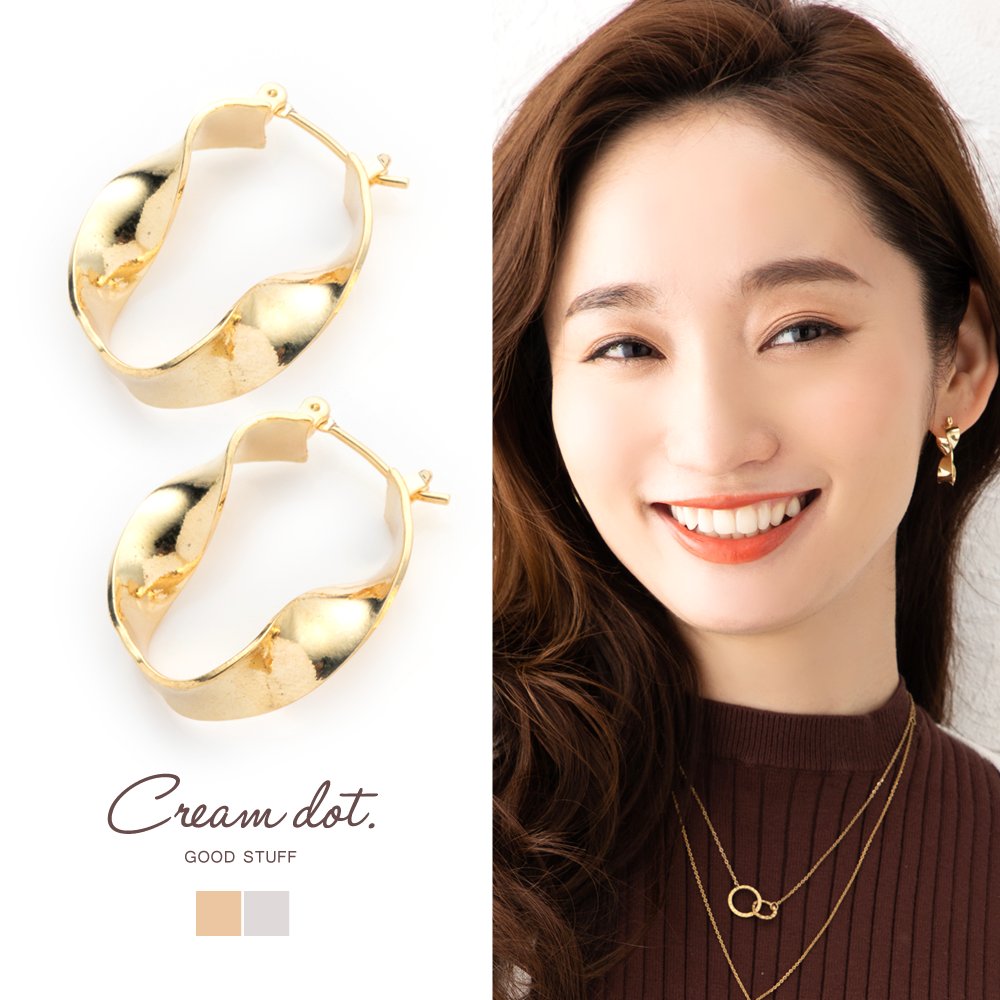 【ゆうパケット】ピアス フープピアス 金属アレルギー ニッケルフリー レディース キャッチレス 開閉式 ひねり 歪み ライン メタル 変形 大人 上品 エレガント 華奢 シンプル フェミニン ゴールド