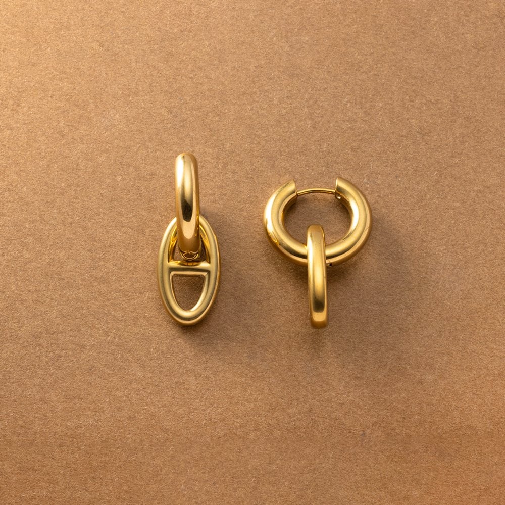 ���󥫡���������������դˤ�������å��쥹�ԥ��� �����Ĥ�Υ����Ǥ˥ץ饹��������ǥȥ��ɴ������åפ��ޤ���������դ��곰���ơ�����ץ�ʥա��ץԥ����Ȥ��Ƥ�Ȥ���2WAY���͡����Ӥˤ������˶������ƥ�쥹���ǡ�Ĺ���֤����Ѥ�¿����㥢��륮����...