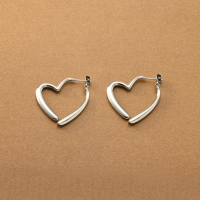 2�ĤΥ�����դ򼪤��֤˶���ǥϡ��Ȥ�Ĥ���Хå�����å��ǥ�����Υ��ƥ�쥹���ԥ���������Х�󥹤��ɤ��᥿��ϡ��Ȥ���������������ʡ��礭��Υ������󥰤ǥ�������Ȥˤ�Ԥä�������Ӥˤ������ƥ�쥹���ǥǥ��꡼�˳�����������[��Ϣ���] ��°��...