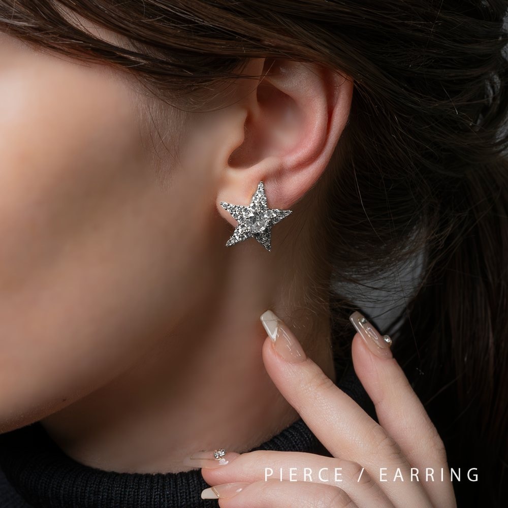 �礭��ӥ��塼�Ȥ�������ξ�γ�ӥ��塼�򻶤�Ф᤿������������դΥԥ���/�����󥰡��ӥ��塼��դ����˻��Ѥ���������������դΥ饰���奢�꡼�ʵ�����¸�ߴ��Хĥ���ʰ��ʡ��㥢��륮���Υ˥å���ե꡼�Ǻ����Ѥ��Ƥ���Τǡ�Ĺ���֤����Ѥ�¿��Ǥ�...