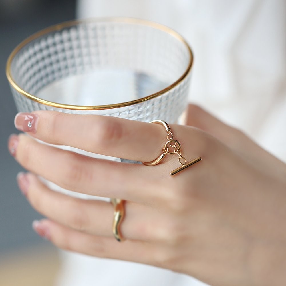 ɽ��˭���ʥޥ�ƥ�ǥ�����Υ�󥰡��᥿��С����դ�������������󥰤��̤���α���ޥ�ƥ�ǥ����󤬻¿��ʸ����ɥ����ƥࡣ�����������ǥ᥿��С����ɤ��ư���Τ���ե���ब������ܤ�椭�Ĥ��Ƥ��줽����[��Ϣ���]  �ե��å���� �������� ���襤...