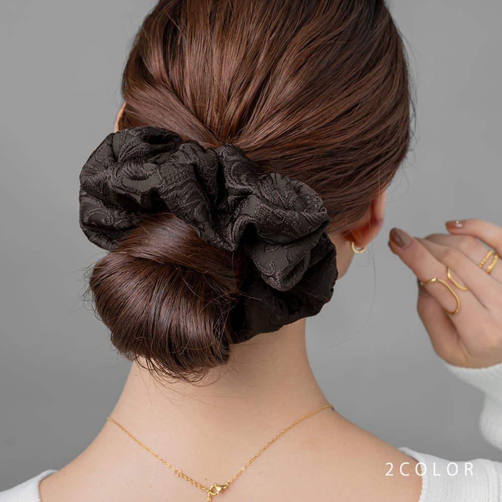 シュシュ ヘアゴム ジャガード風 模様 ボリューム 大きめ シック