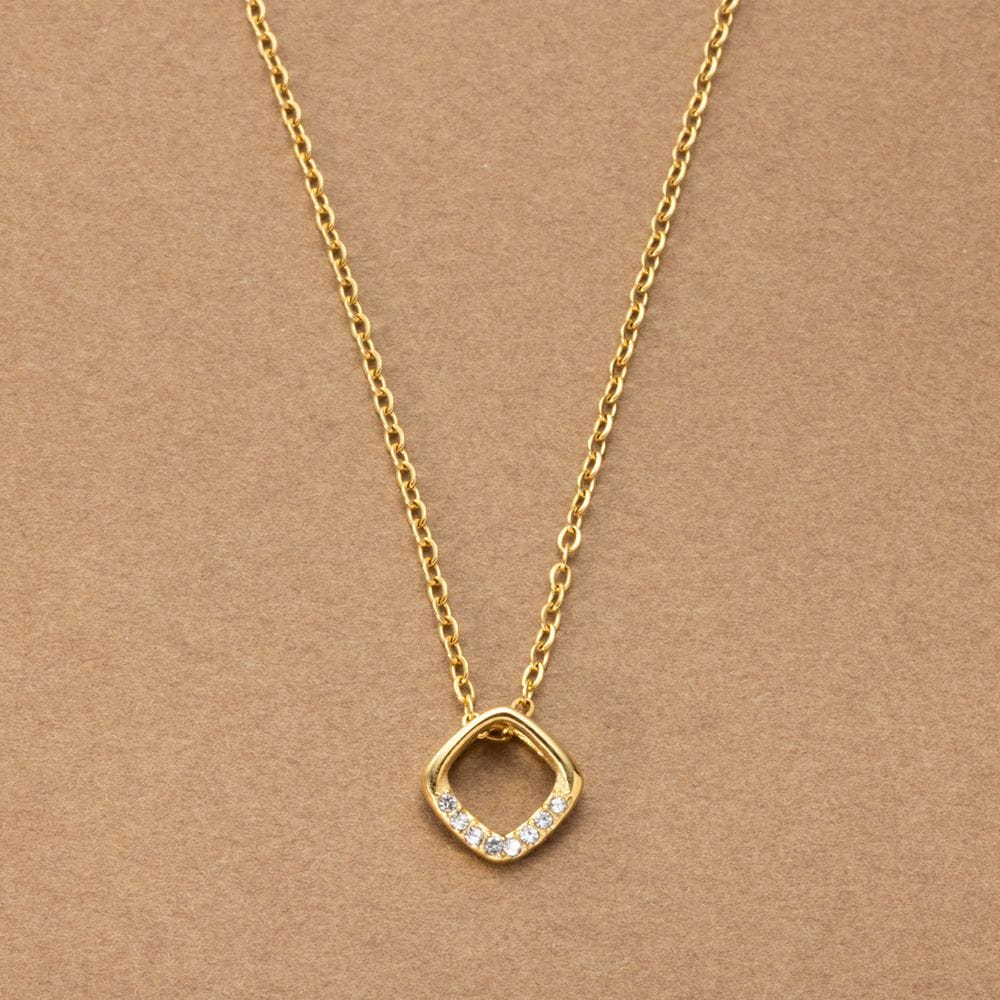 ���������ե졼��᥿��˥ӥ��塼�饤����᤯���ƥ�쥹���ͥå��쥹������ץ���������줿�ǥ����󤬡���;��ʤ�ʷ�ϵ��򤵤ꤲ�ʤ���Ф��Ƥ���ޤ������ƥ�쥹�Ǻ������Ĺ���֤����Ѥ�¿��ǡ������Ȥ��ˤ�������������ɤ���᤯�ӥ��塼�饤����ѷ�����...