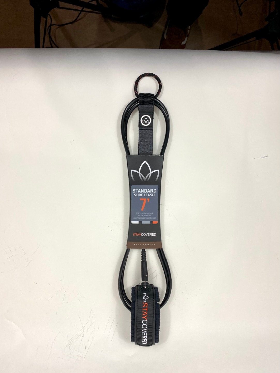 25 LEASH STANDARD [STAY COVERED]