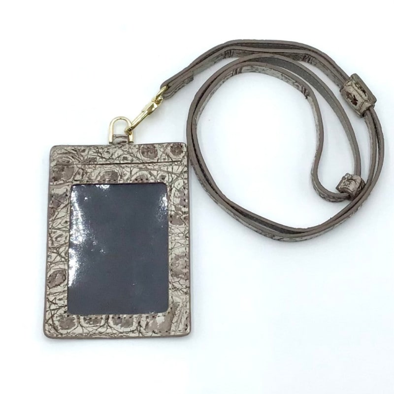 クロコダイル　ストラップ付パスケース　ブラウン