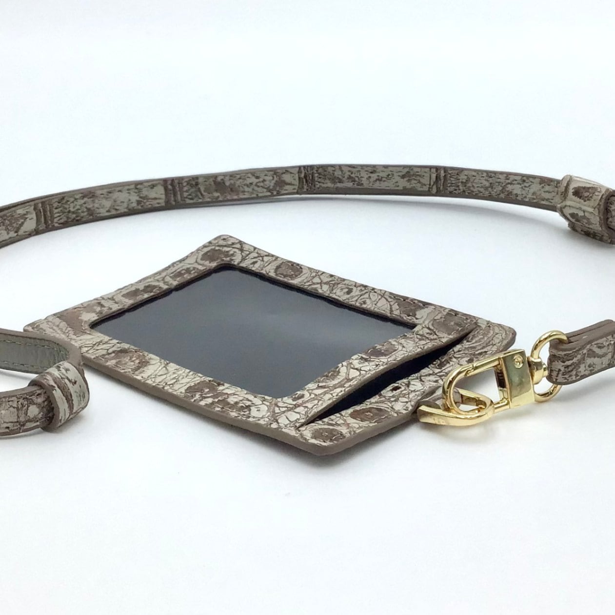 クロコダイル　ストラップ付パスケース　ブラウン