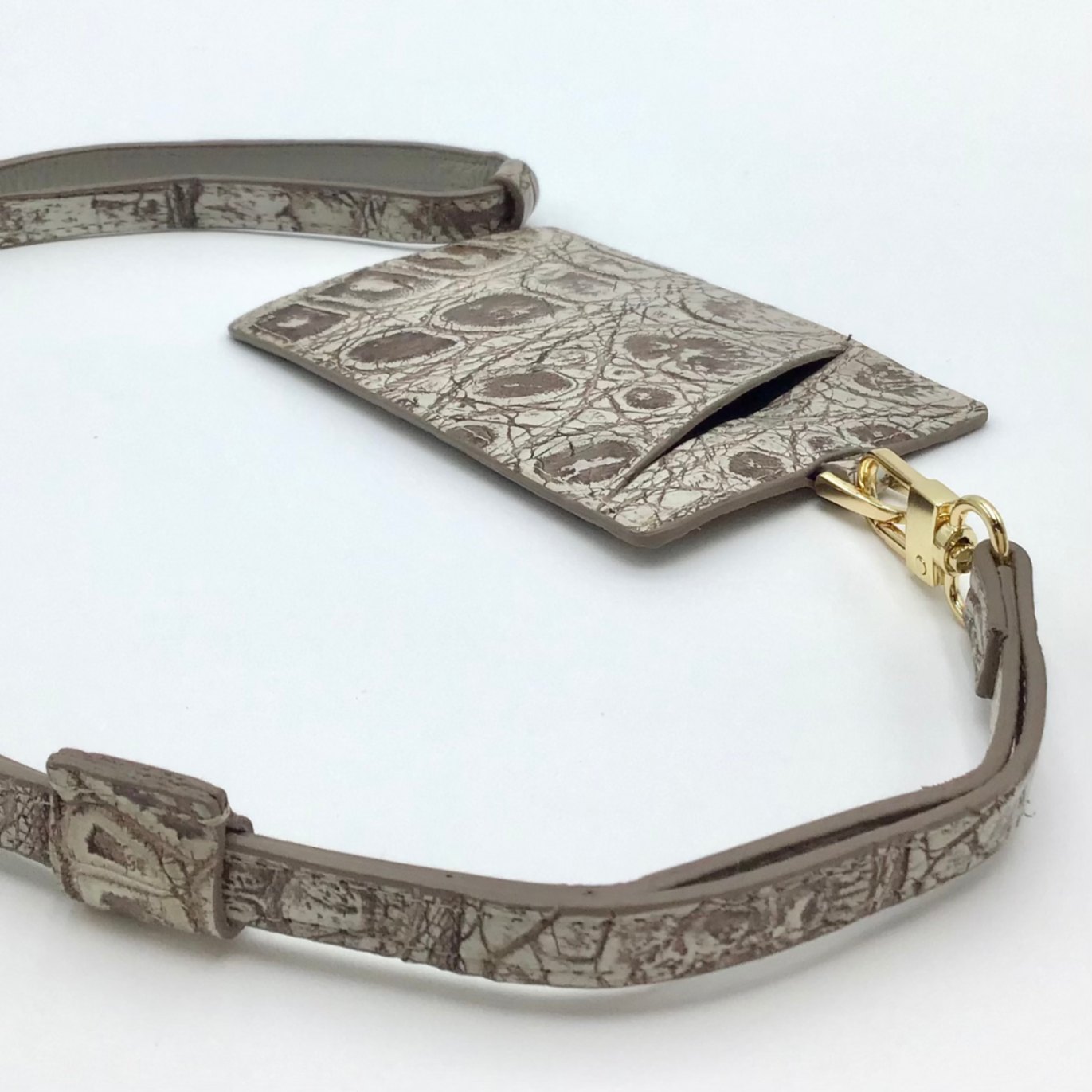 クロコダイル　ストラップ付パスケース　ブラウン