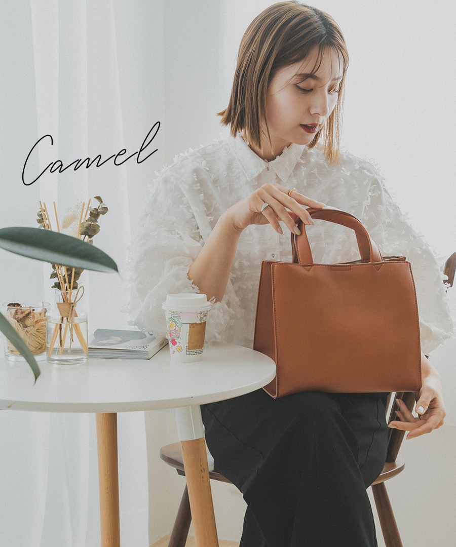 本革 スクエア型リュック キャメル　お弁当ペットボトル 本革 スクエア型リュック キャメルお弁当ペットボトル