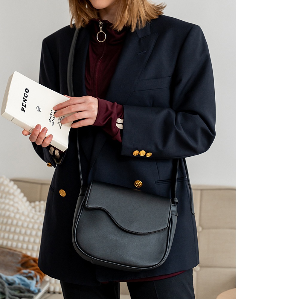 ショルダーバッグ 肩掛け メンズ レディース ショルダー ブランド 小さめ カバン おしゃれ シンプル ミニ バッグ 斜め掛け サコッシュ ミニショルダー スマホ ショルダー 軽い スマホ ポシェット ブラック 黒 コンパクト ショルダーバック