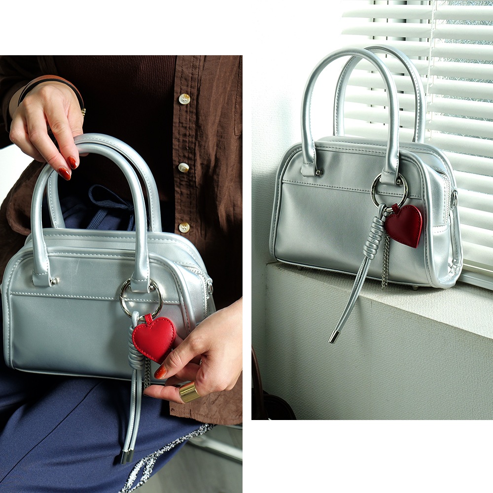 2025-2026AW新作【クーポンで30％OFF】DEVICE 3連チャーム付き ヴィンテージライク ミニボストン ハンドバッグ 2way フェイクレザー レディース 小さめ 軽量 おしゃれ かわいい 人気 通勤 通学 旅行 お出かけ 3連チャーム付き トートバッグ 2wayバッグ ブランド