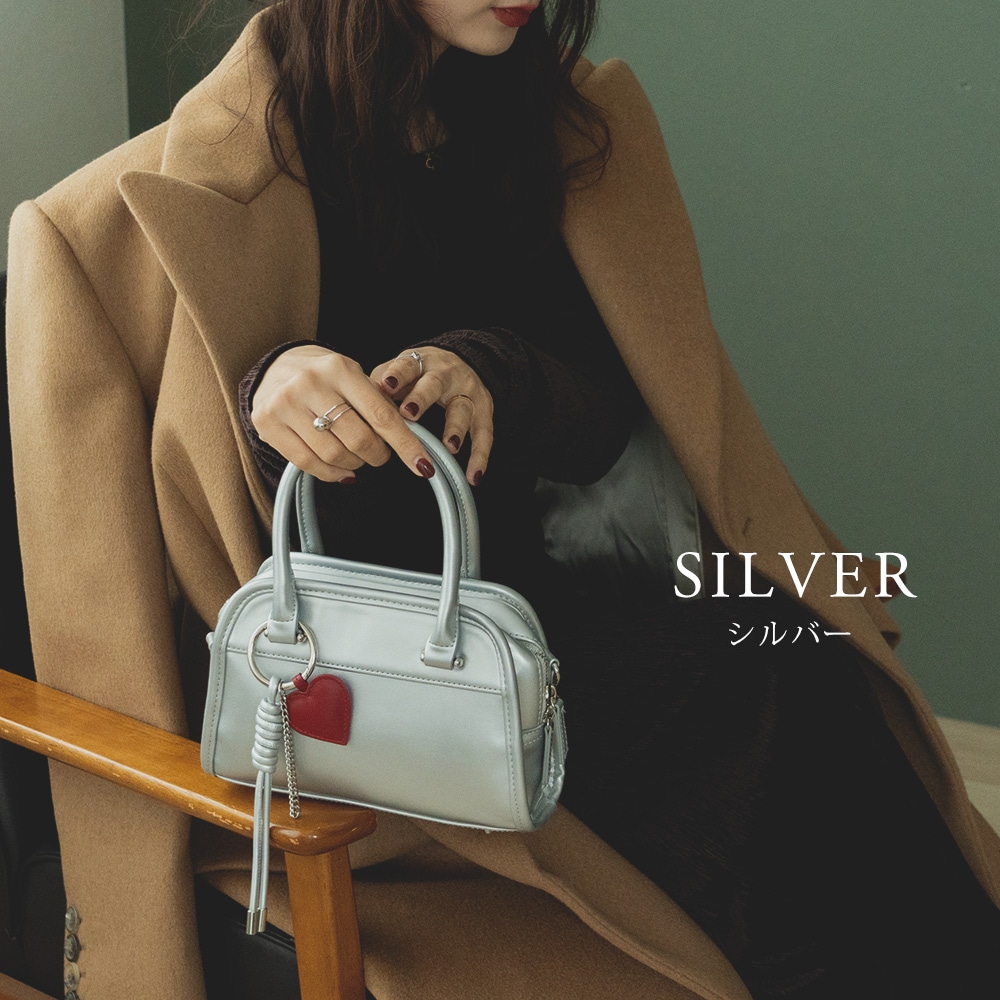 【クーポン利用で30％OFF】DEVICE 3連チャーム付き ヴィンテージライク ミニボストン ハンドバッグ 2way フェイクレザー レディース 小さめ 軽量 おしゃれ かわいい 人気 通勤 通学 旅行 お出かけ 3連チャーム付き トートバッグ 2wayバッグ ブランド