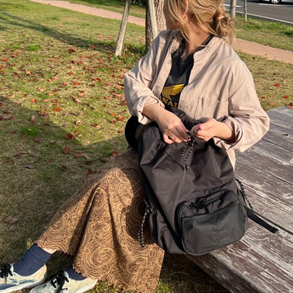 mika×DEVICE ナイロン バックパック  リュック リュックサック 通学 通勤 レディース 女子 大容量 おしゃれ オシャレ a4 軽い かわいい きれいめ 軽量 ナイロン ママ 無地 大人 マザーズバッグ ママリュック 大人 ブランド 旅行 黒 韓国 高校生 10代 20代 30代 40代 50代 巾着 ドロスト