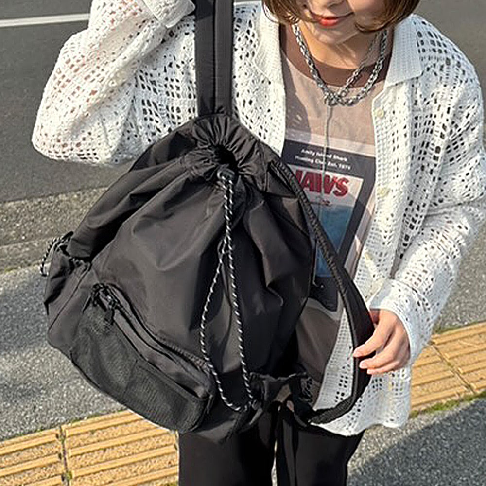 mika×DEVICE ナイロン バックパック  リュック リュックサック 通学 通勤 レディース 女子 大容量 おしゃれ オシャレ a4 軽い かわいい きれいめ 軽量 ナイロン ママ 無地 大人 マザーズバッグ ママリュック 大人 ブランド 旅行 黒 韓国 高校生 10代 20代 30代 40代 50代 巾着 ドロスト