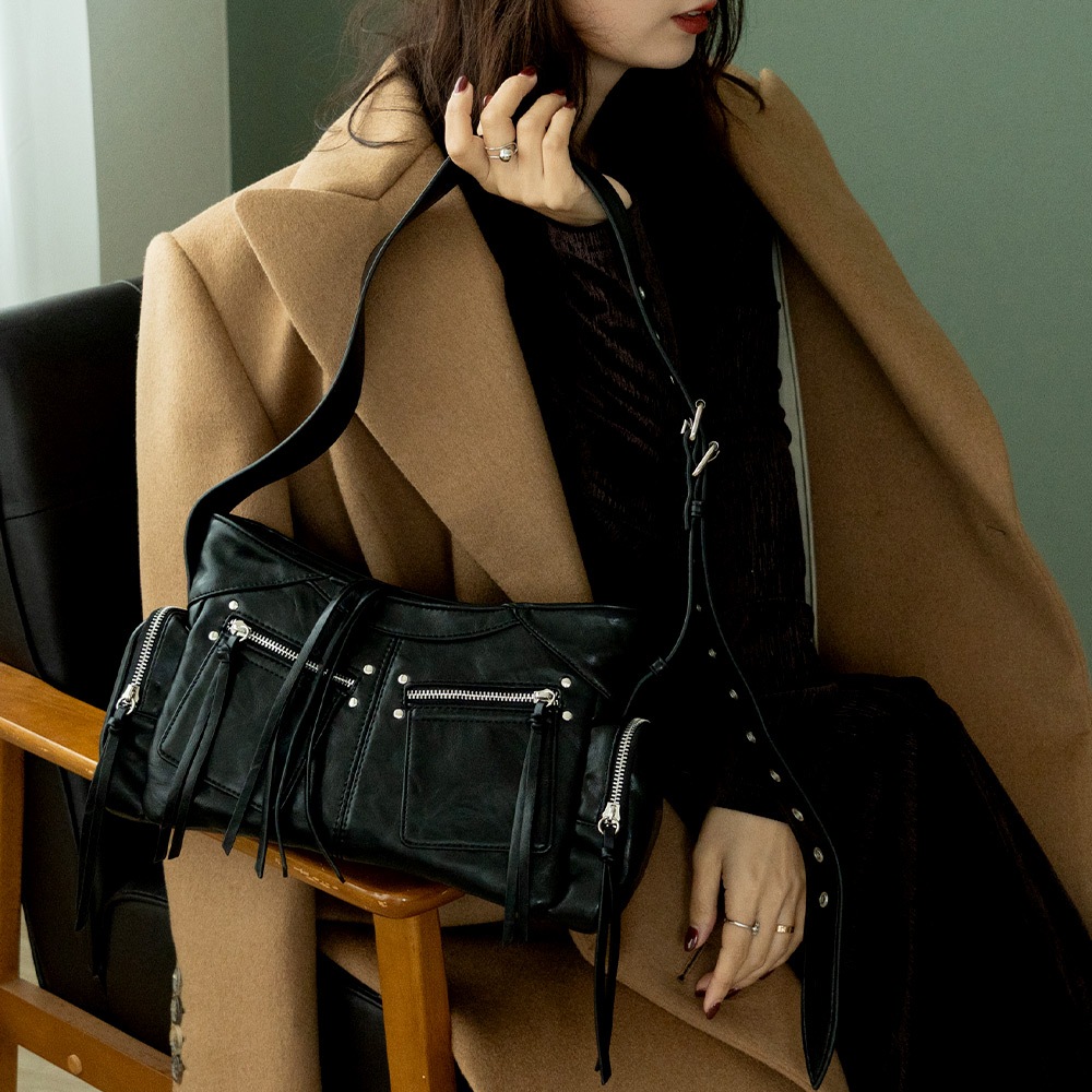 【20％OFFクーポン／最大35％OFF】Renameシルバーマルチファスナーデザイン ショルダーバッグ ショルダーバッグ バッグ ワンショルダー レディース メンズ 2way 通勤  肩掛け 斜めがけバッグ 大人 通学 大容量 大きめ 通勤トート ポケット多い トレンドバッグ メッセンジャーバッグ マルチジップバッグ Y2Kバッグ