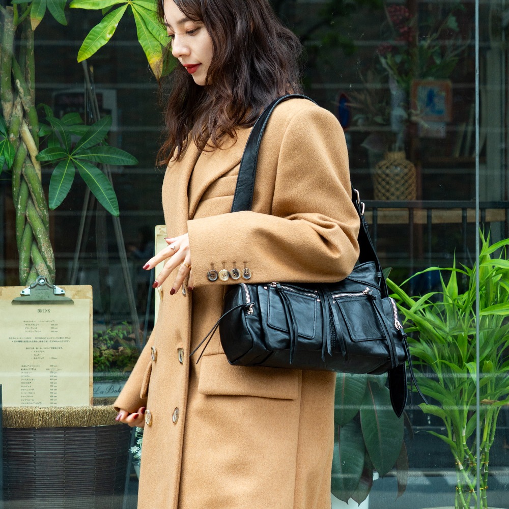 【20％OFFクーポン／最大35％OFF】Renameシルバーマルチファスナーデザイン ショルダーバッグ ショルダーバッグ バッグ ワンショルダー レディース メンズ 2way 通勤  肩掛け 斜めがけバッグ 大人 通学 大容量 大きめ 通勤トート ポケット多い トレンドバッグ メッセンジャーバッグ マルチジップバッグ Y2Kバッグ