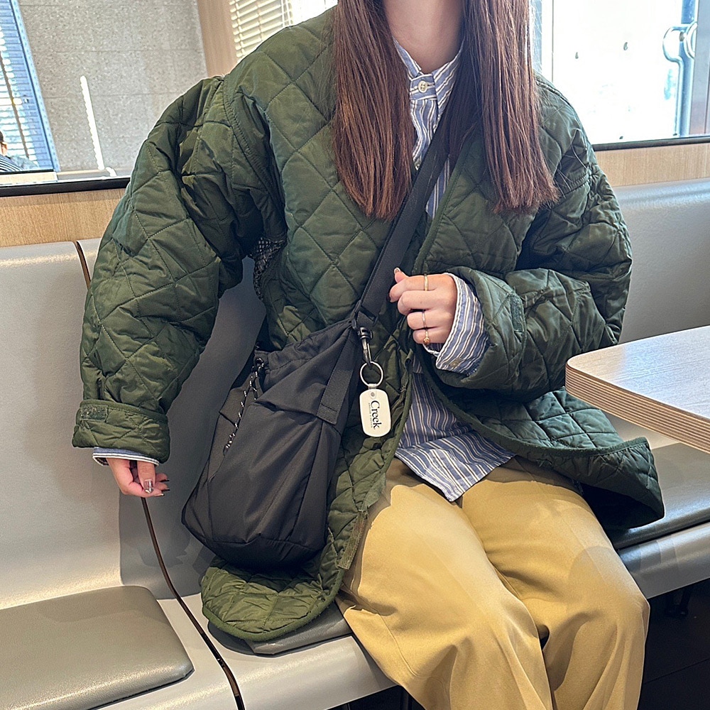 Rename カラビナ付き パラコード巾着 ナイロンショルダーバッグ ショルダーバッグ 巾着バッグ メンズ レディース 軽量 斜めがけ ミニショルダーバッグ パラコード 黒 カジュアル 巾着ショルダーバッグ ナイロン 軽量ドローストリングバッグ ユニセックス サブバッグ 高見え ボディバッグ