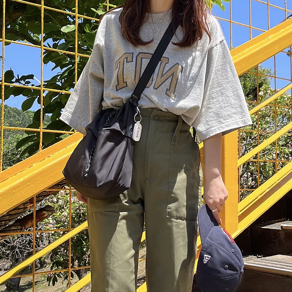 Rename カラビナ付き パラコード巾着 ナイロンショルダーバッグ ショルダーバッグ 巾着バッグ メンズ レディース 軽量 斜めがけ ミニショルダーバッグ パラコード 黒 カジュアル 巾着ショルダーバッグ ナイロン 軽量ドローストリングバッグ ユニセックス サブバッグ 高見え ボディバッグ