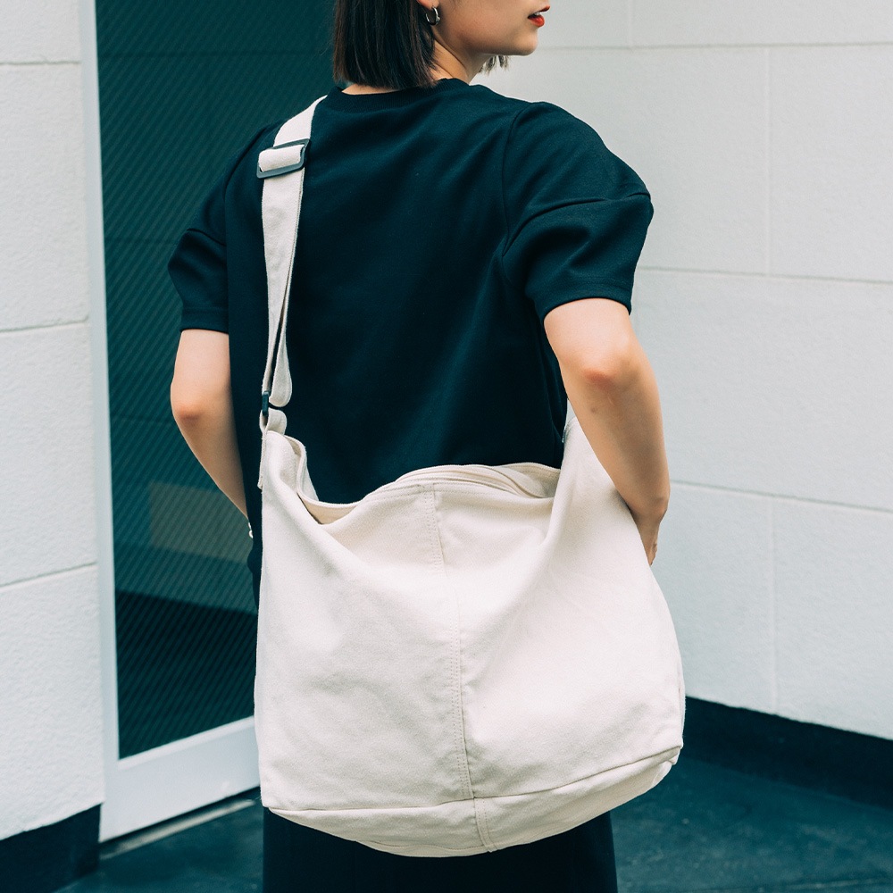 【30％OFFクーポン】 ショルダーバッグ キャンバス メンズ レディース 帆布 ショルダー バッグ メッセンジャーバッグ 大人 斜めがけバッグ ワンショルダーバッグ 軽量 布 大きめ A4 通勤 通学 おしゃれ カジュアル 大容量 肩掛け 韓国ファッション