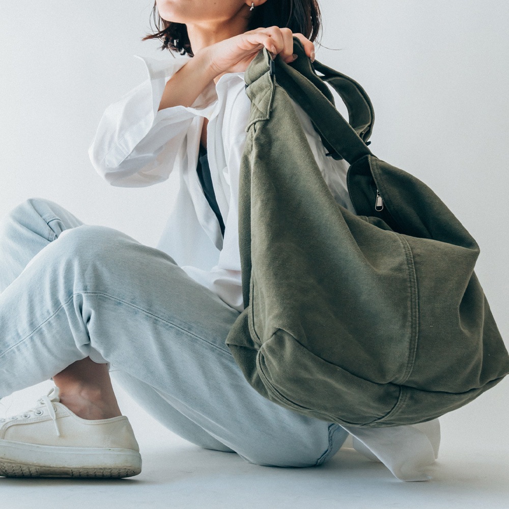 【30％OFFクーポン】 ショルダーバッグ キャンバス メンズ レディース 帆布 ショルダー バッグ メッセンジャーバッグ 大人 斜めがけバッグ ワンショルダーバッグ 軽量 布 大きめ A4 通勤 通学 おしゃれ カジュアル 大容量 肩掛け 韓国ファッション