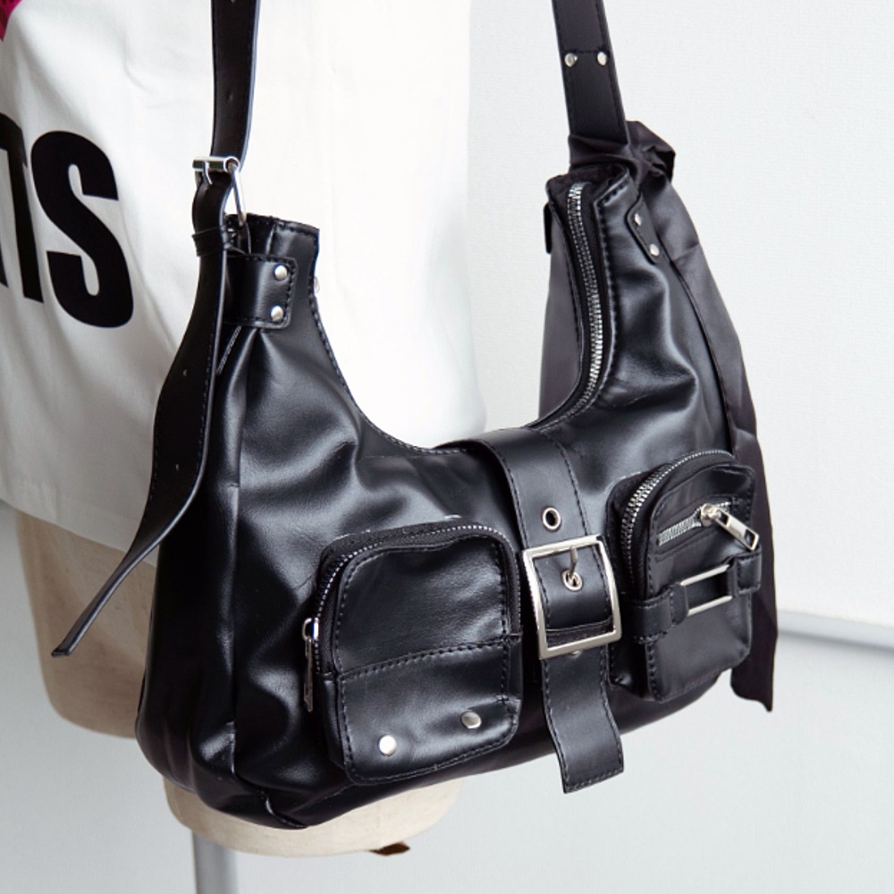 ベルトデザイン ショルダーバッグ