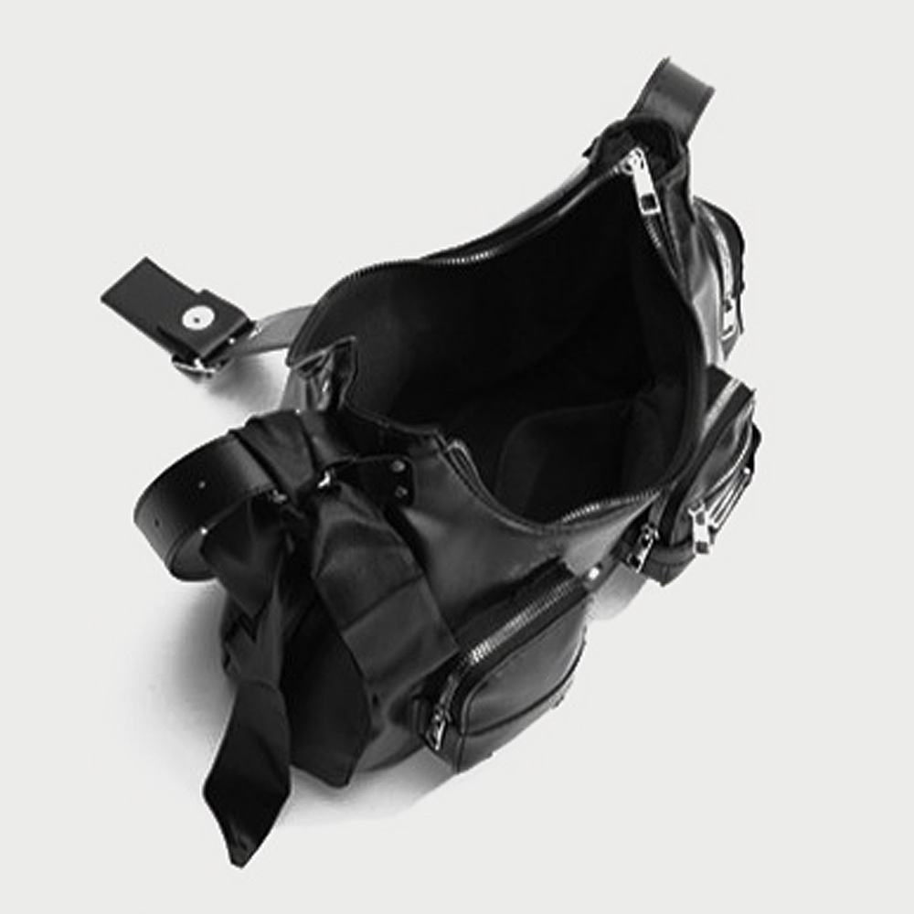 ベルトデザイン ショルダーバッグ