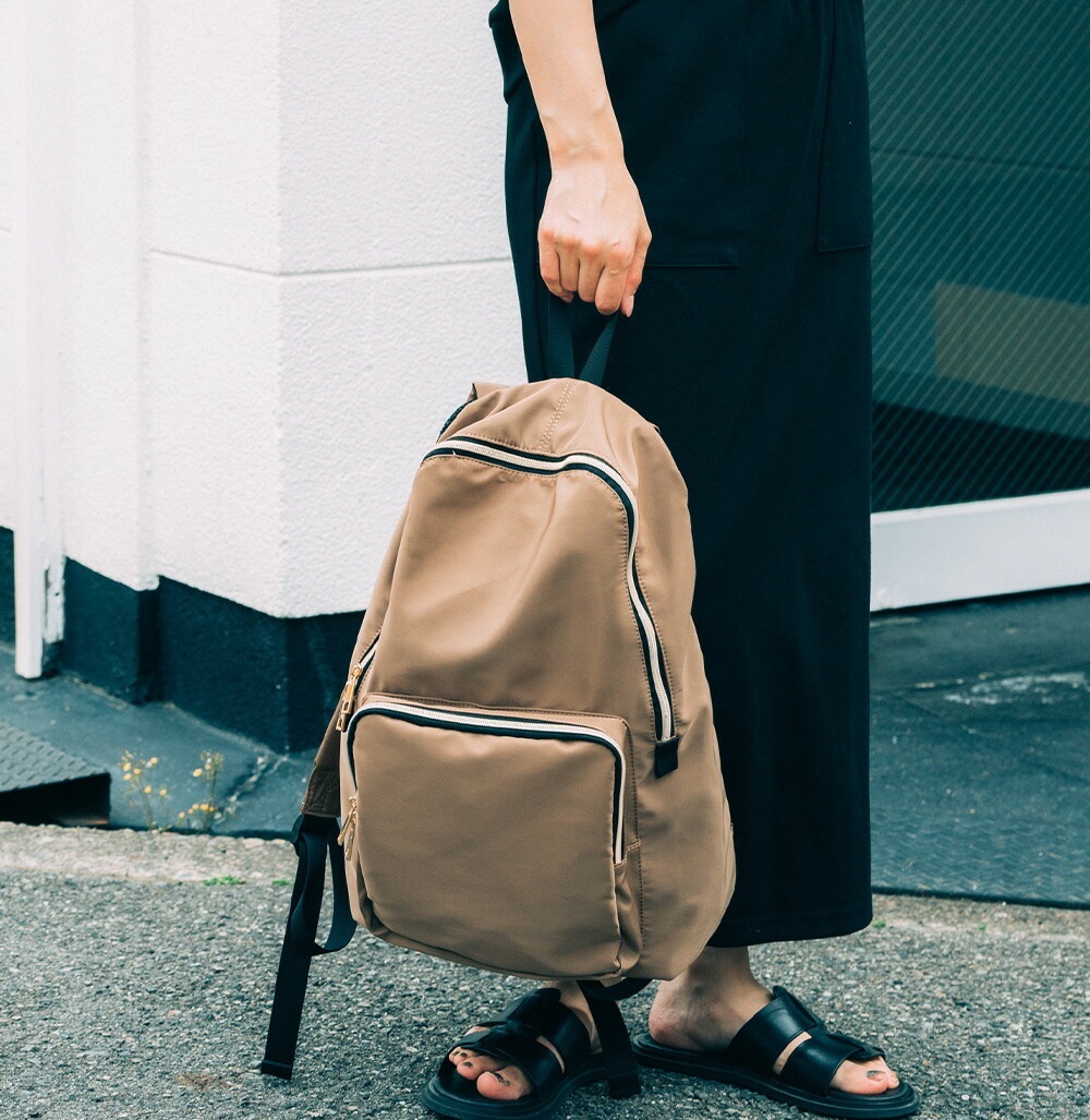 【SALE：30％off 2/13(金)9:59まで】 リュック リュックサック 通学 通勤 レディース 女子 大容量 おしゃれ オシャレ a4 軽い かわいい きれい め 軽量  ナイロン ママ 無地 大人 マザーズバッグ ママリュック 大人 ブランド 旅行 用 黒 韓国 高校生 10代 20代 30代