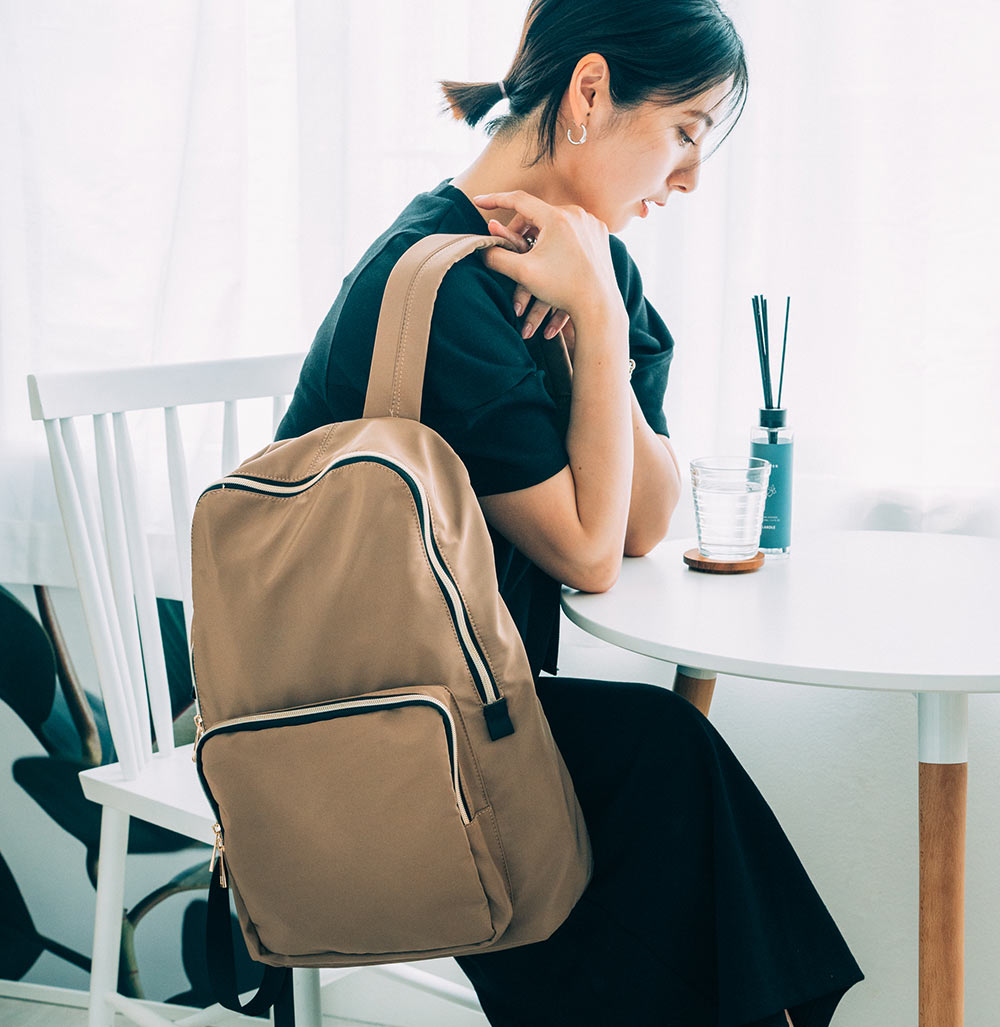 【SALE：30％off 2/13(金)9:59まで】 リュック リュックサック 通学 通勤 レディース 女子 大容量 おしゃれ オシャレ a4 軽い かわいい きれい め 軽量  ナイロン ママ 無地 大人 マザーズバッグ ママリュック 大人 ブランド 旅行 用 黒 韓国 高校生 10代 20代 30代